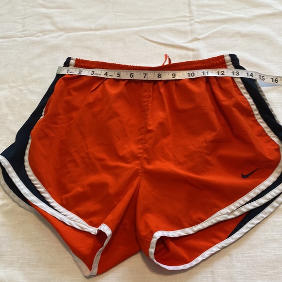 Nike workout shorts size medium - Picture 5 of 9